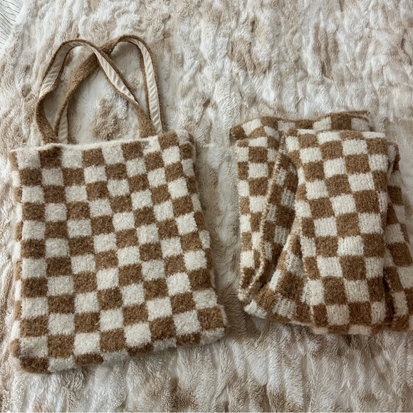 Free People Checkers Carry On Scarf & Tote Set Caramel Brown and Cream - Picture 5 of 8
